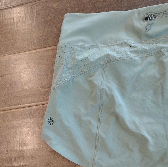 ATHLETA Women's green Run With It 3.5" shorts - XL - Picture 4 of 9